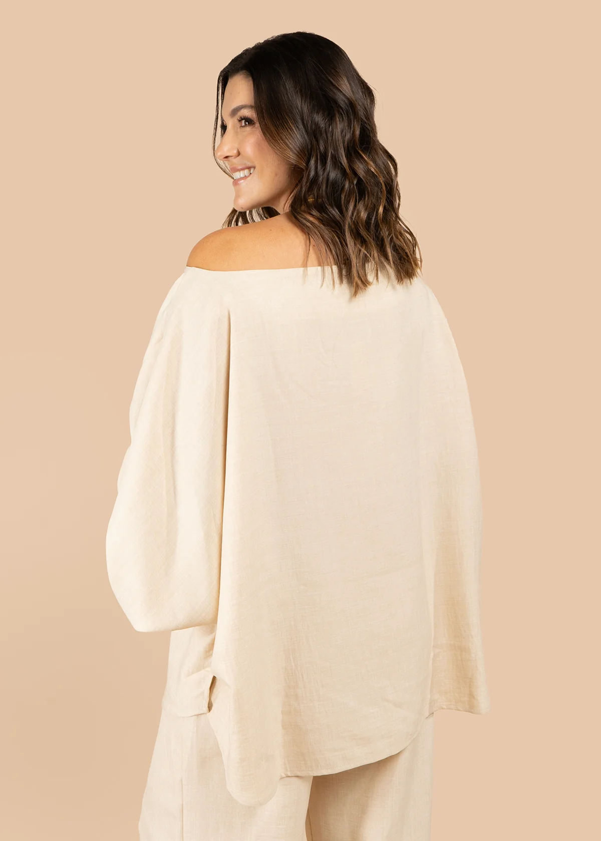 Blusa color arena cuello bandeja 105793 - Image 2