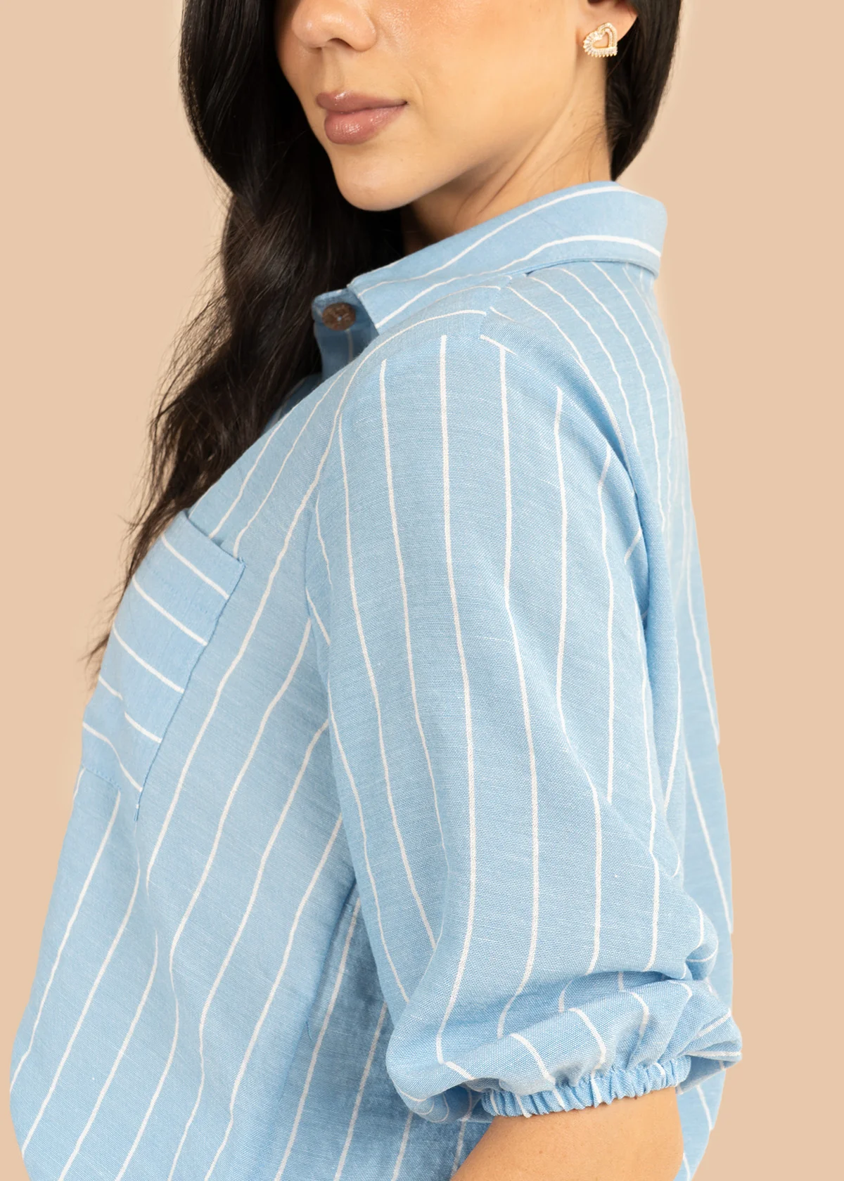 Blusa color azul claro con rayas blancas verticales 106229 - Image 4