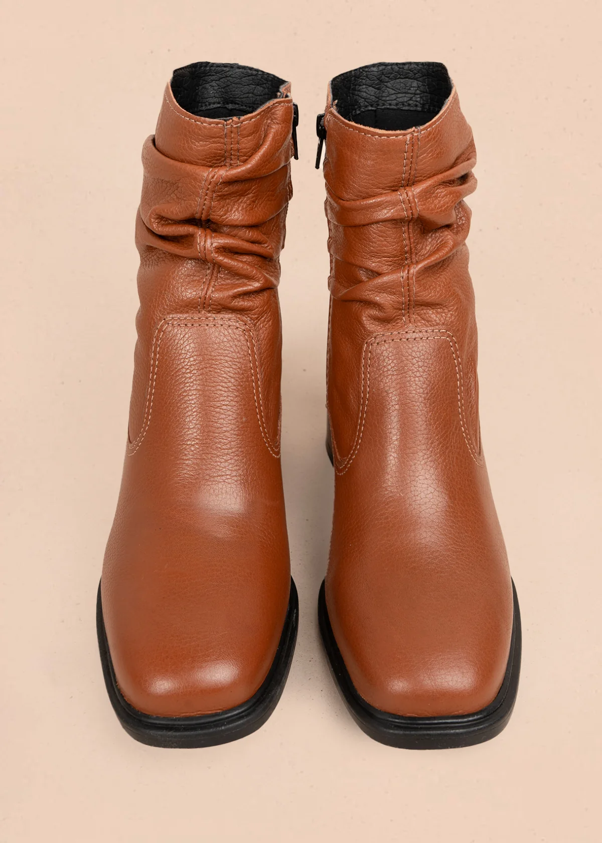 Bota en cuero color miel con estilo arrugado en la parte superior y acabado liso 105949 - Image 5