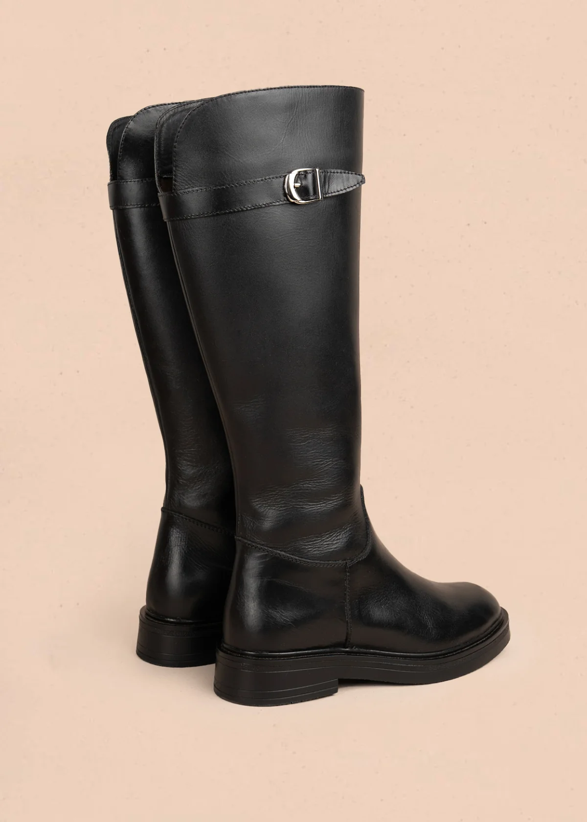 Bota en cuero color negro con diseño clásico y cierre lateral 105964 - Image 6
