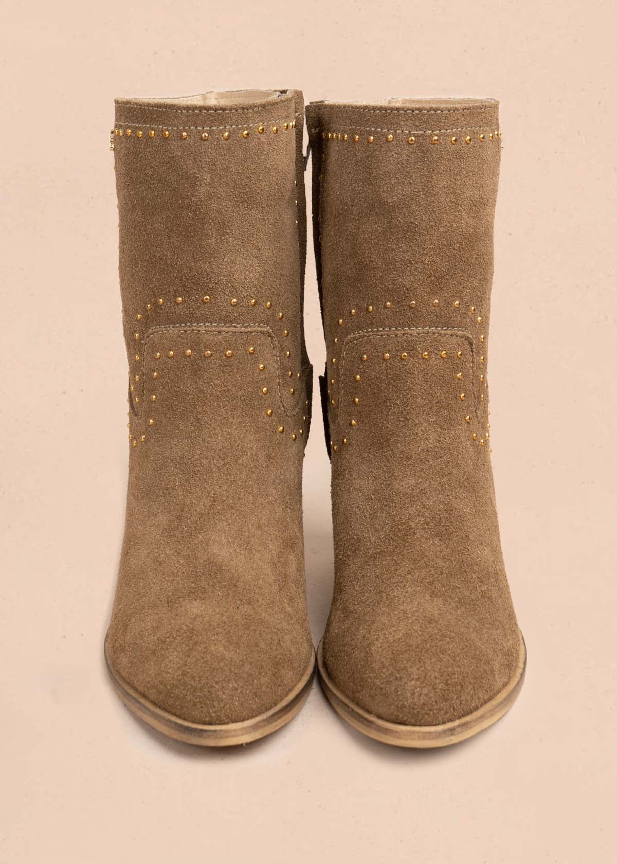 Botas en cuero color arena con taches 105710 - Image 7