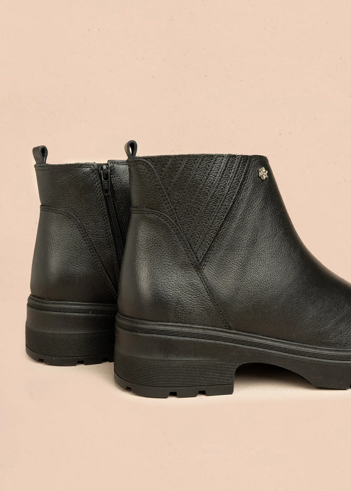 Botines de cuero color negro tipo chelsea 106439 - Image 6