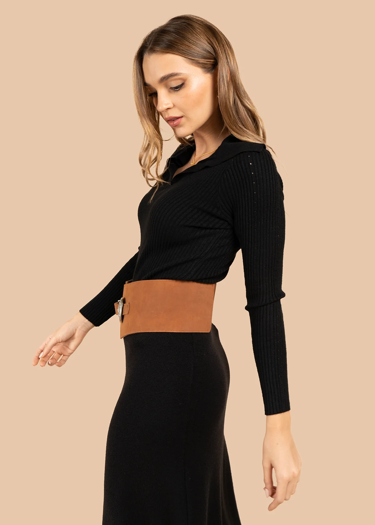 Buzo color negro con manga larga y cuello estructurado 105824 - Image 3
