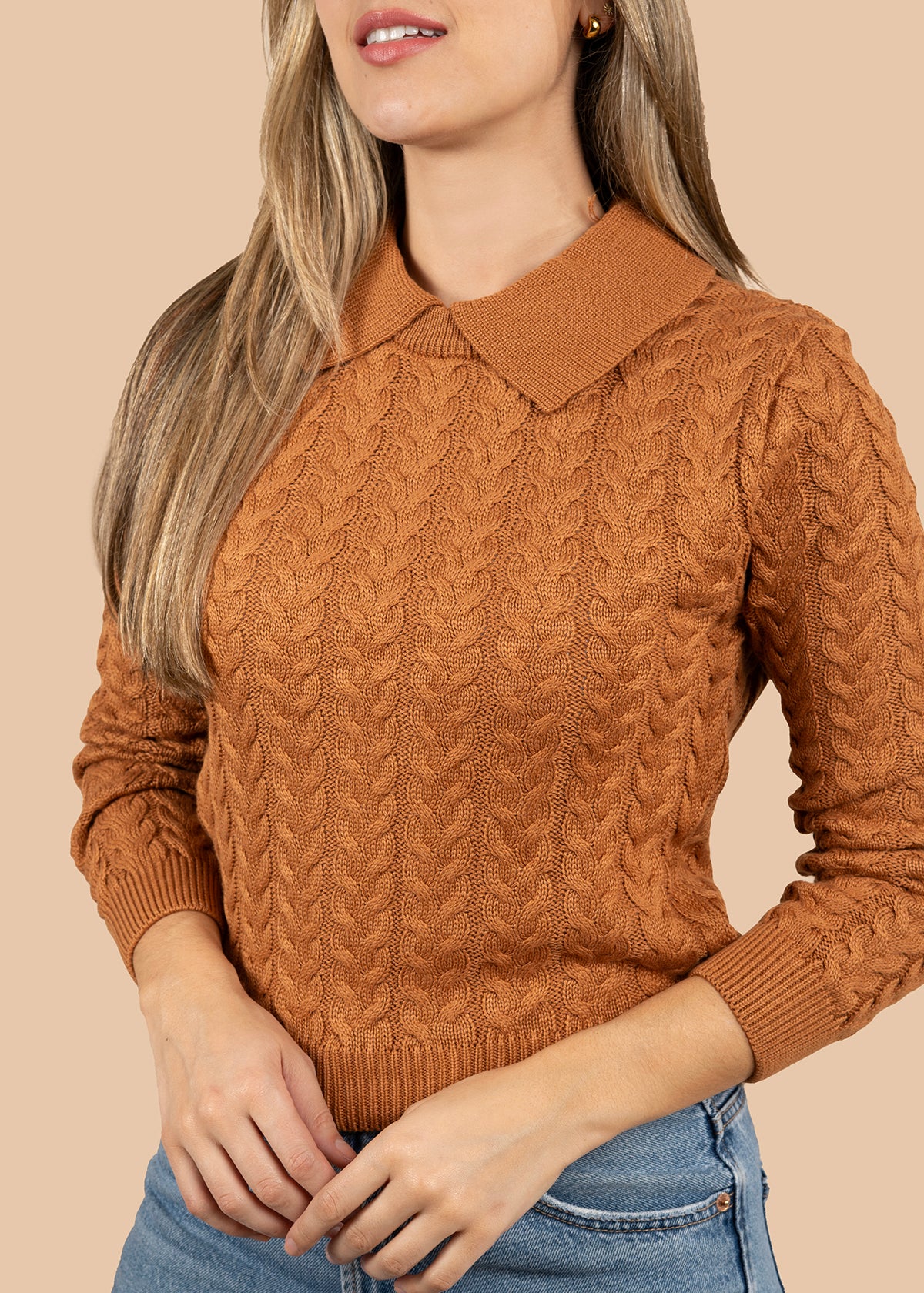 Camibuso tejido color camel con textura y cuello 106098 - Image 4