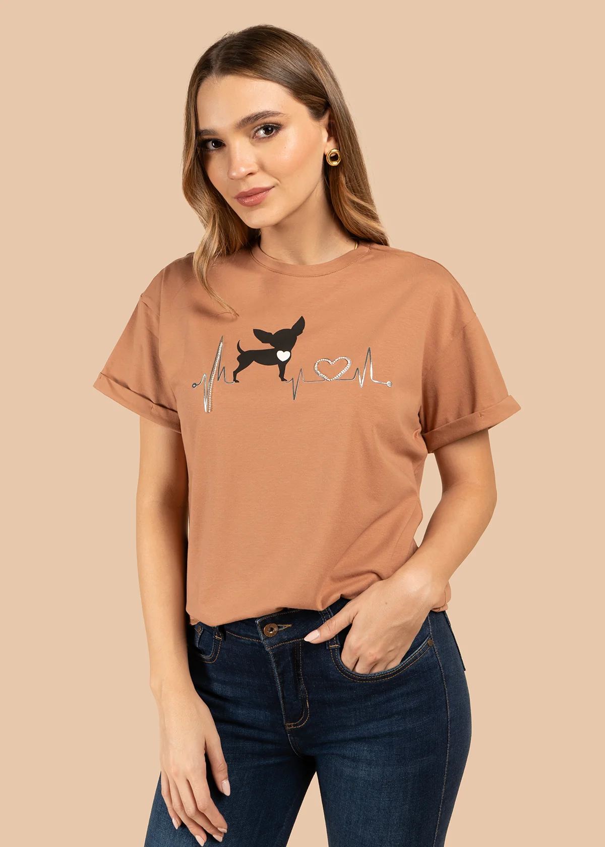 Camiseta color terracota con print de perro y detalle de corazón 105973 - Image 3