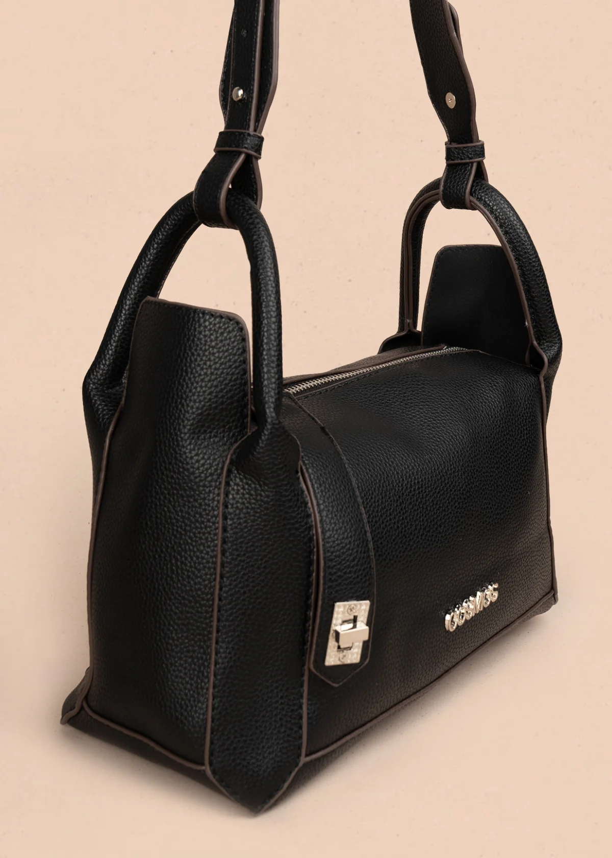 Bolso tipo cartera color negro con broche frontal 106985 - Image 2