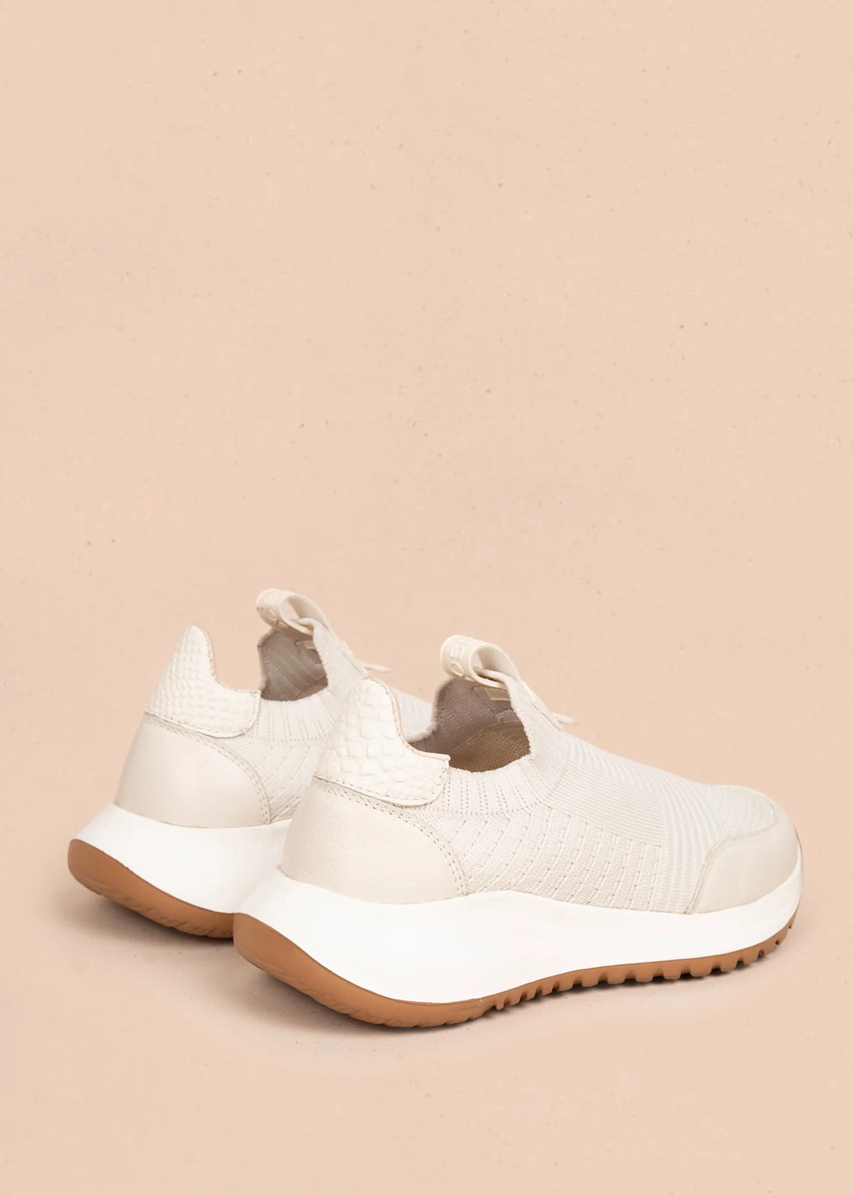 Tenis casuales en cuero color beige en malla  106114 - Image 5