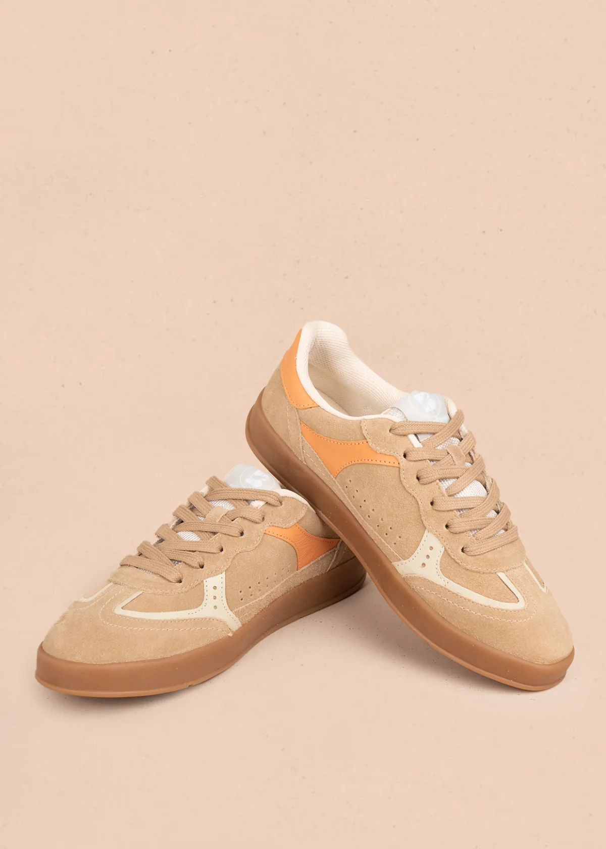 Deportivo en cuero color canela con diseño perforado 105974 - Image 2