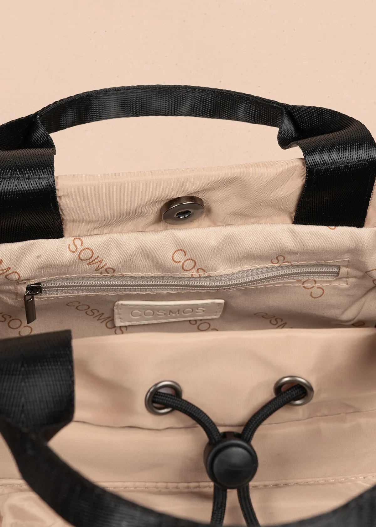 Bolso manos libres color beige con resorte 106971 - Image 2