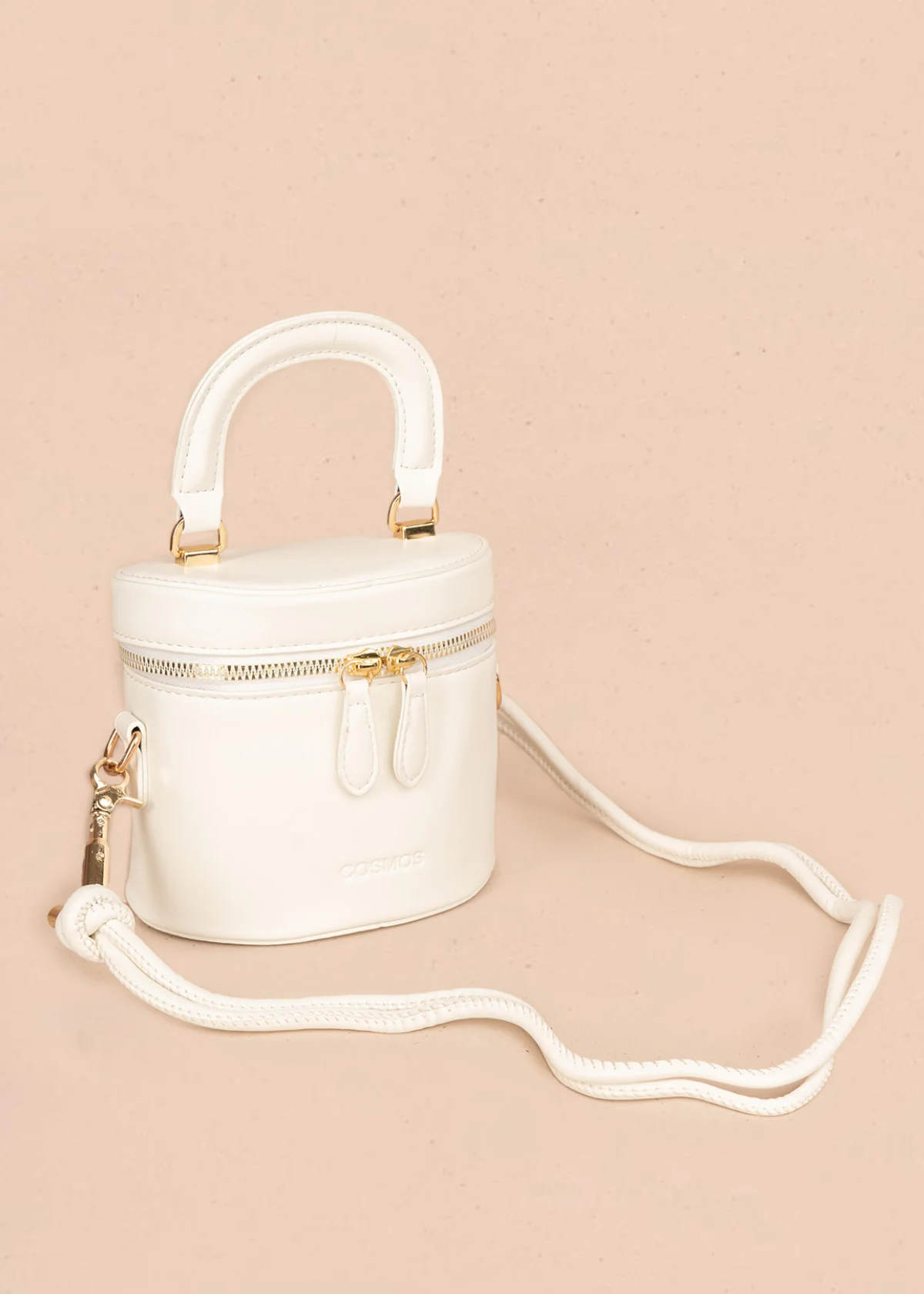 Bolso manos libres color blanco diseño tipo mini baúl 106346 - Image 4