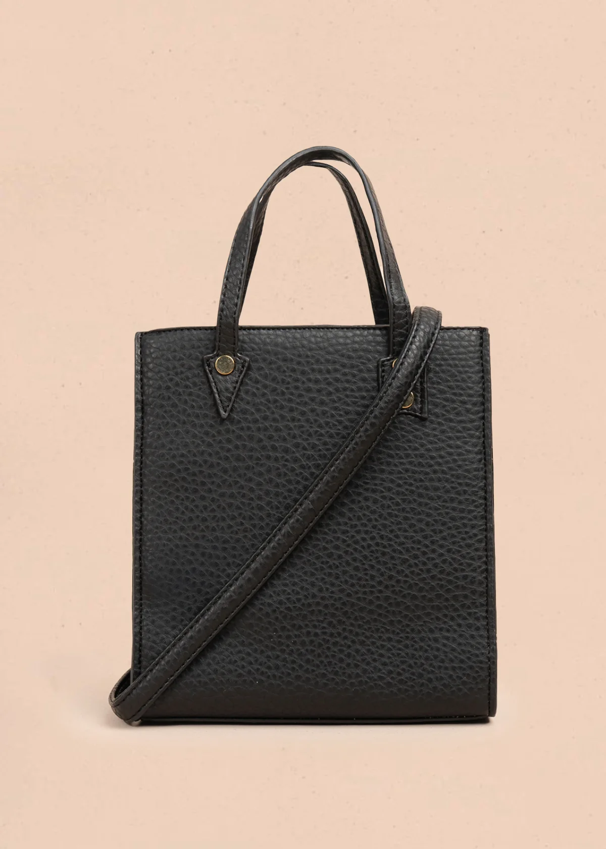 Bolso manos libres color negro con llavero 106984 - Image 4