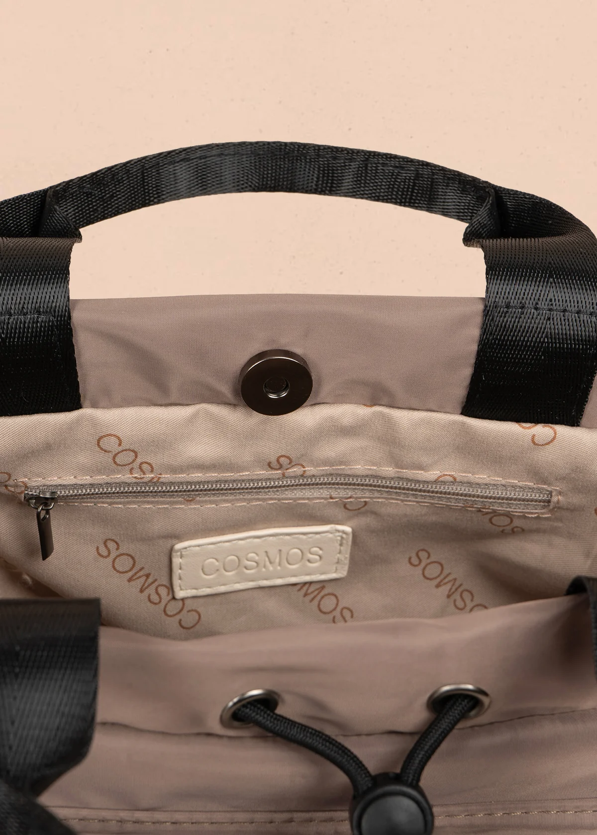 Bolso manos libres color café con resorte 106971 - Image 3
