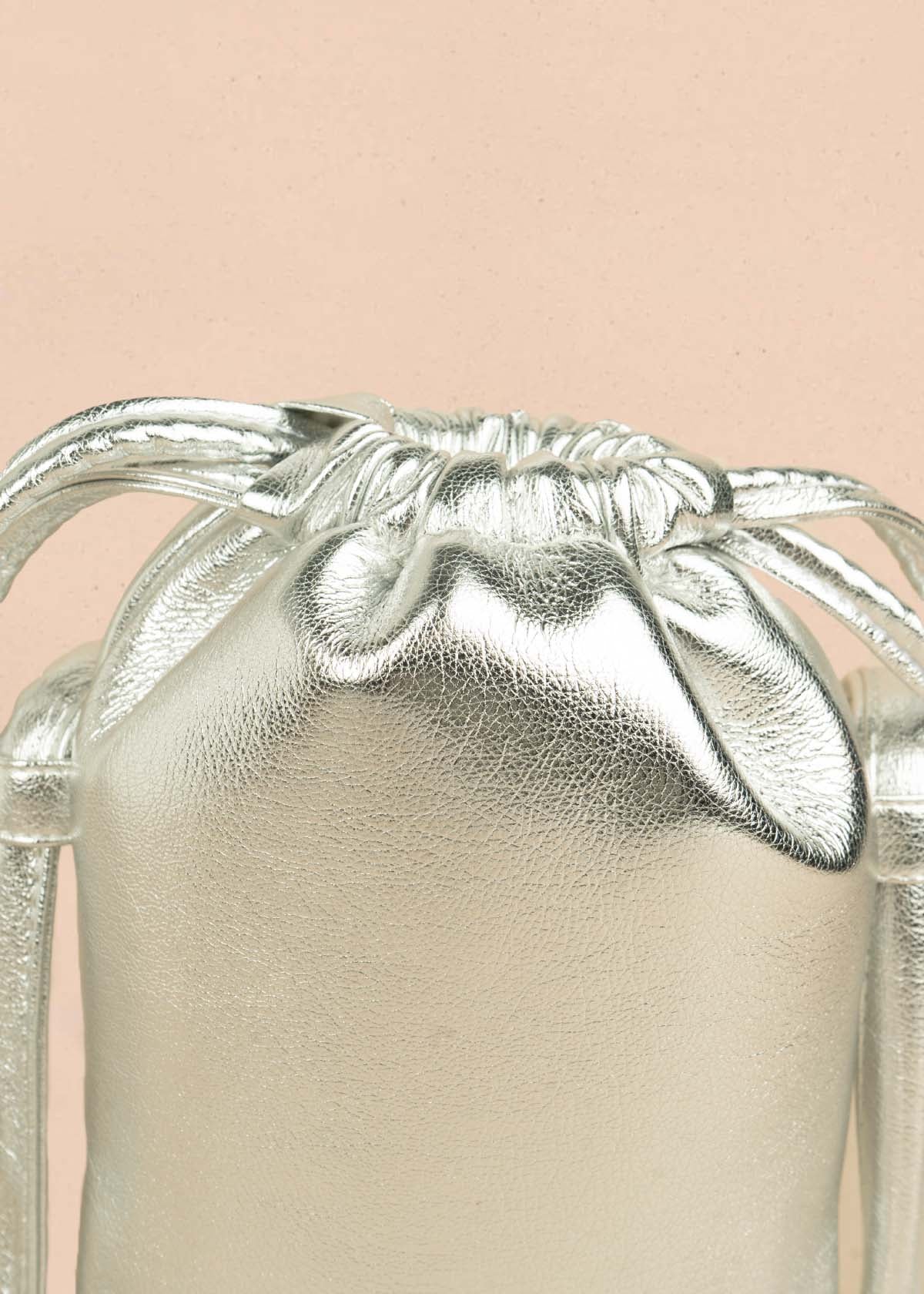 Bolso manos libres color plata 106964 - Image 2