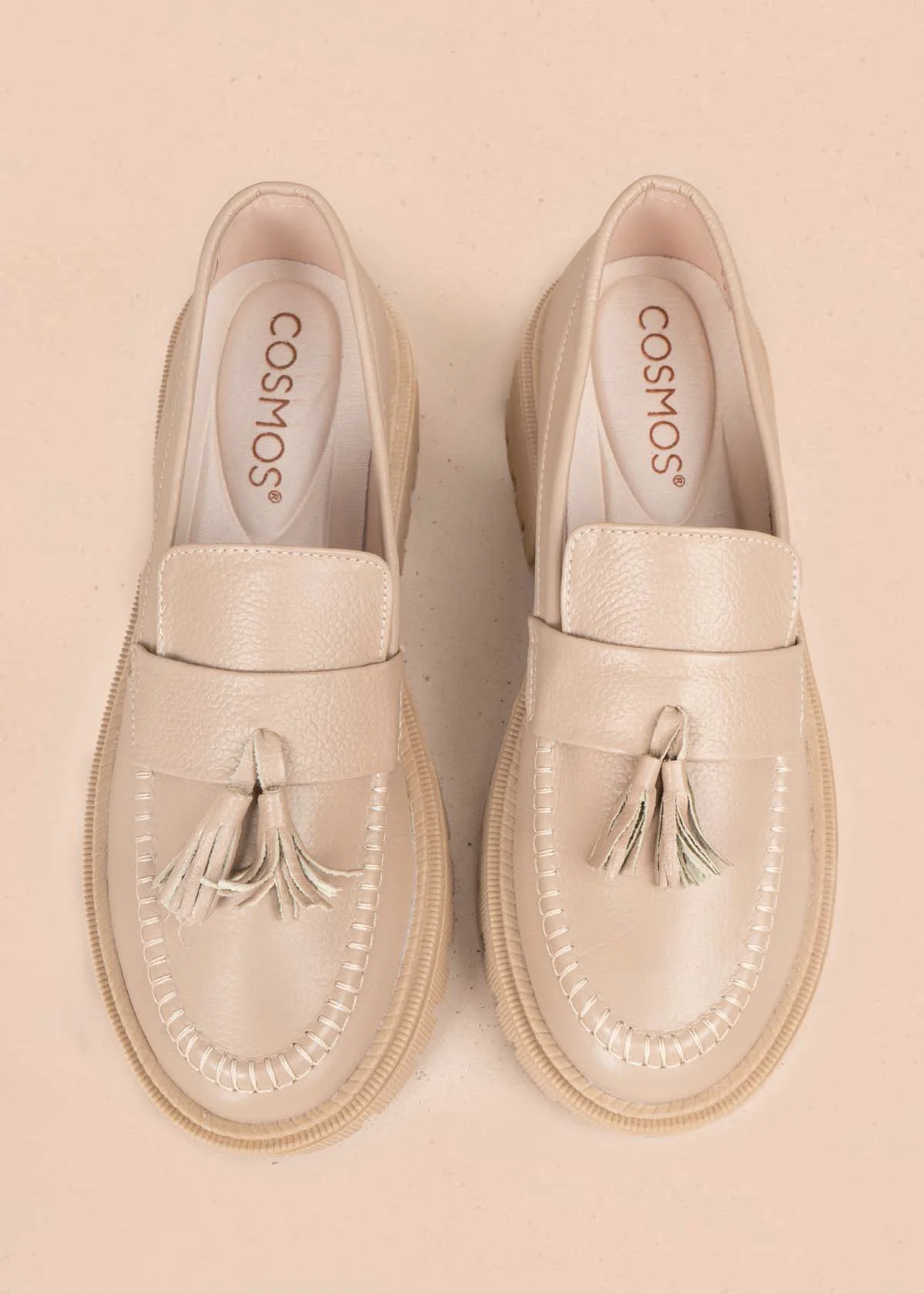 Mocasines color taupe con borla 105448 - Image 5