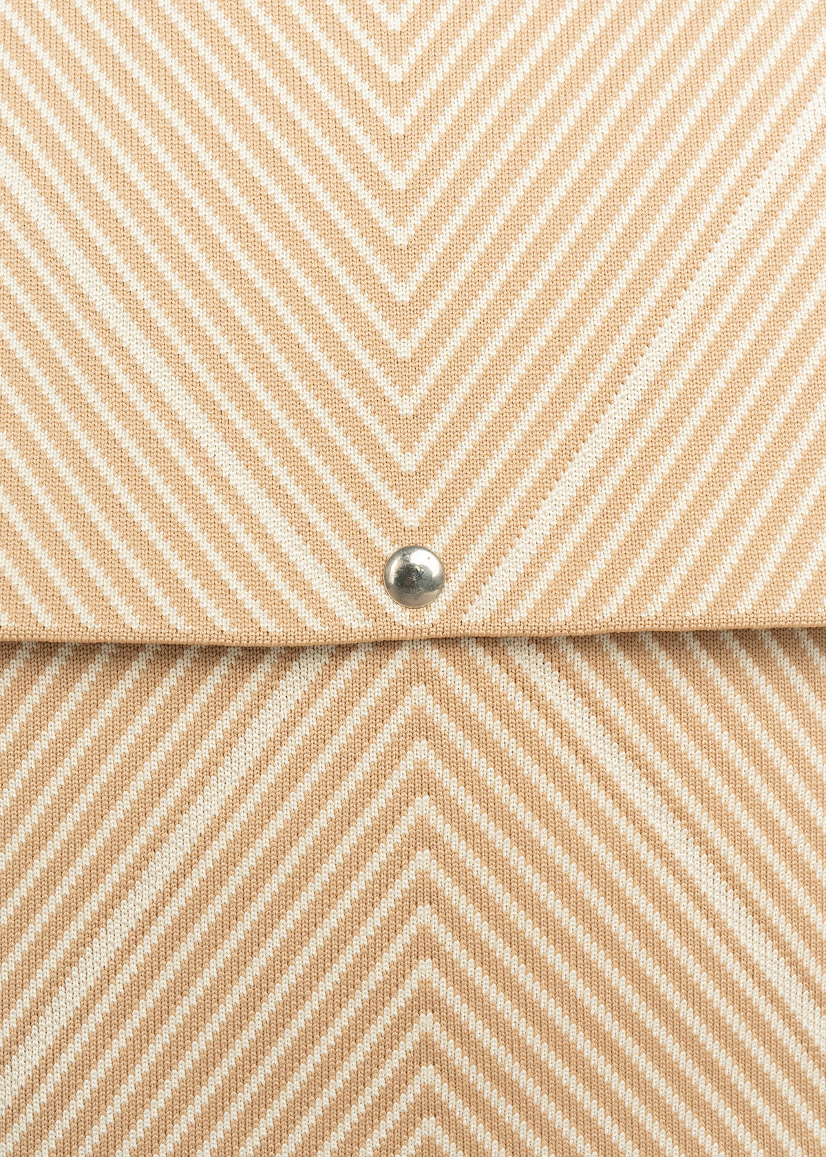 Morral color beige de tela con diseño chevron 106573 - Image 3