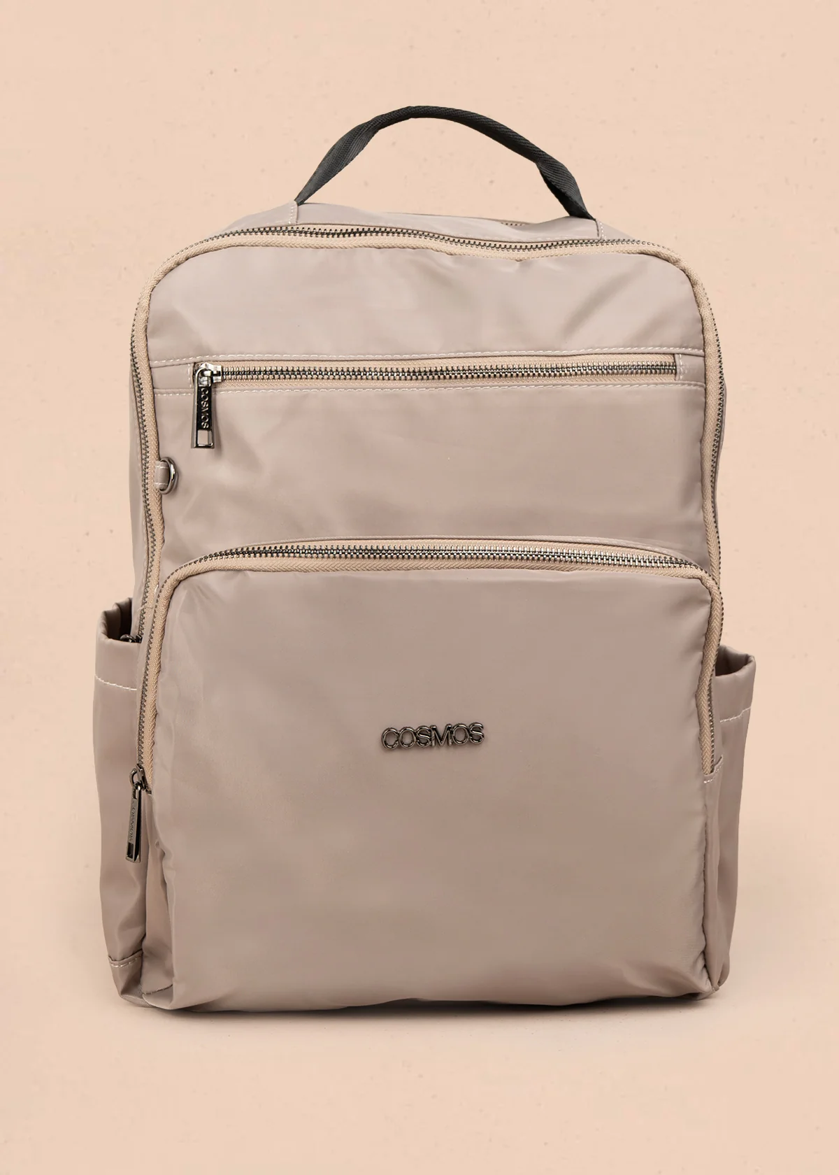 Morral color taupe en textil con bolsillos delanteros 106298