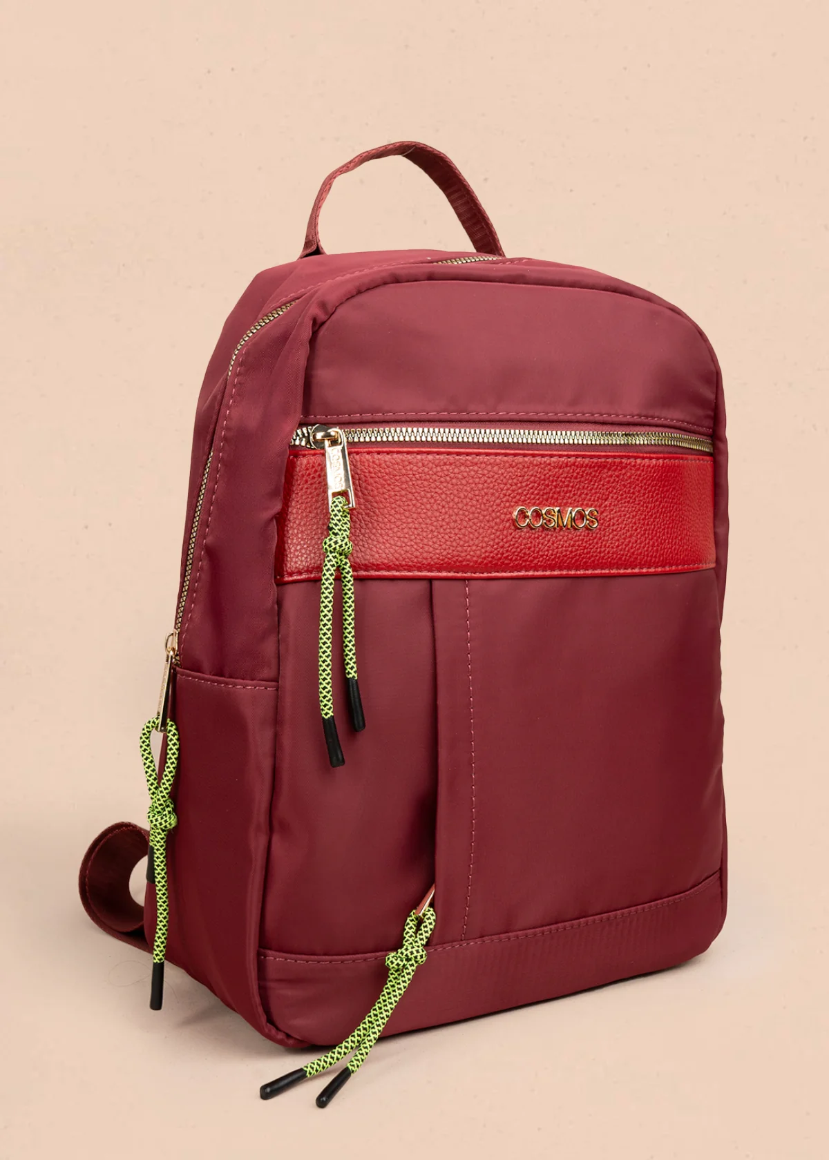 Morral color vinotinto con bolsillo frontal y tiradores de cuerda verde 106189 - Image 2