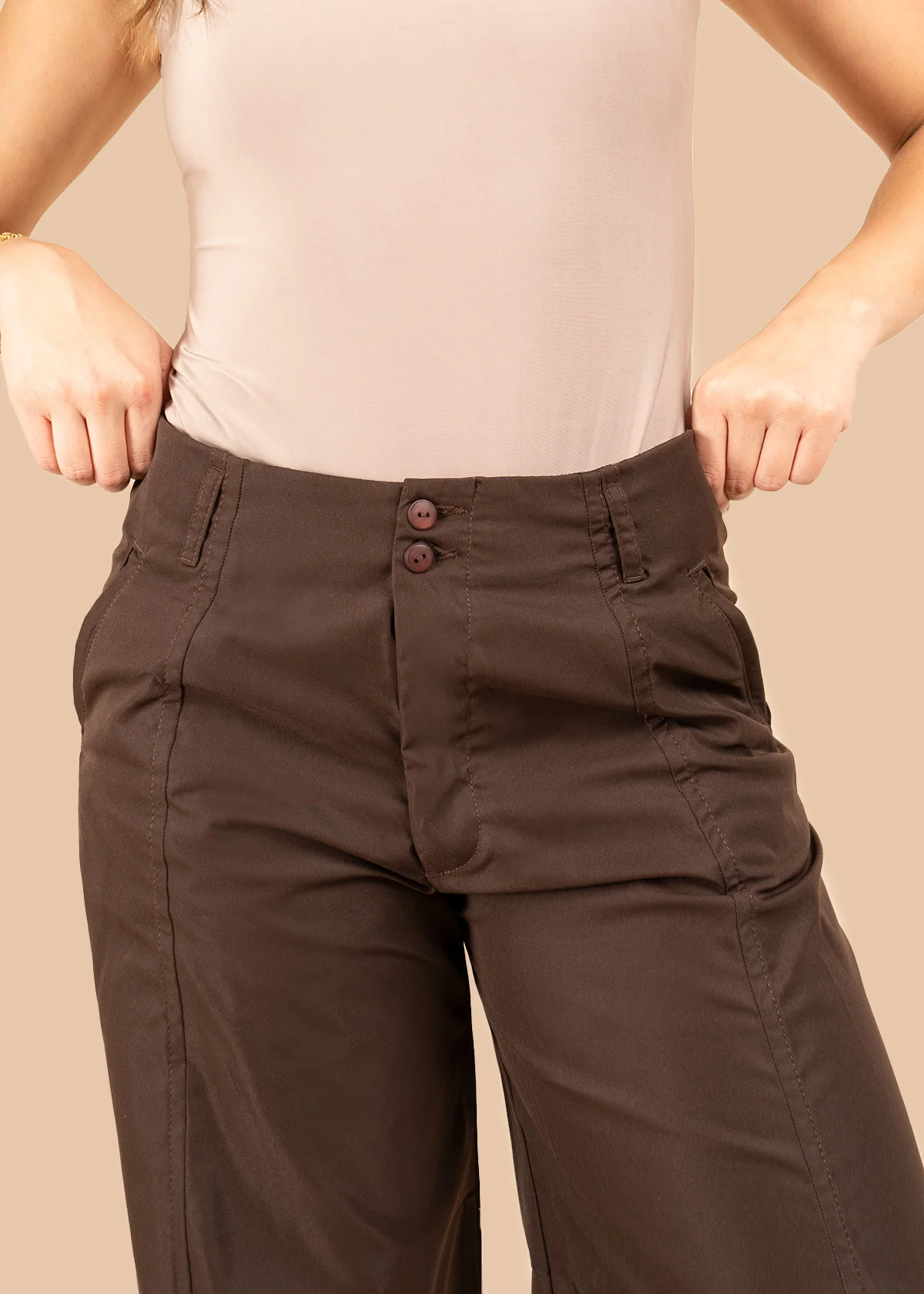 Pantalón color café bota ancha 106317 - Image 6