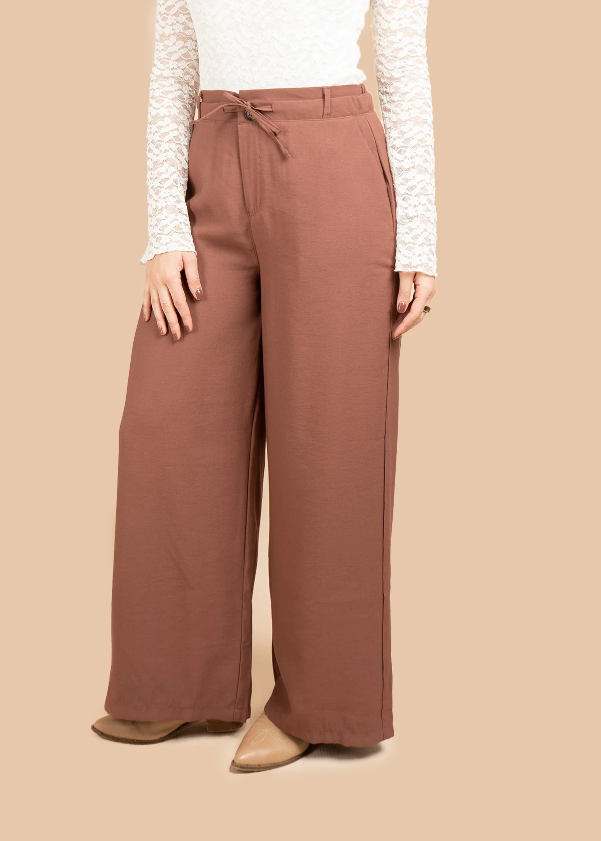 Pantalón color chocolate con jareta interna y bolsillos laterales 106395 - Image 4
