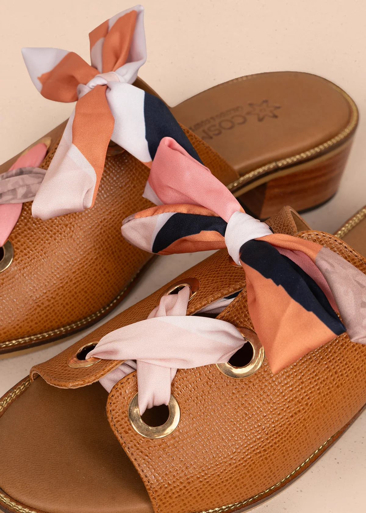 Sandalias en cuero color miel con cordón de pañuelo 107016 - Image 3
