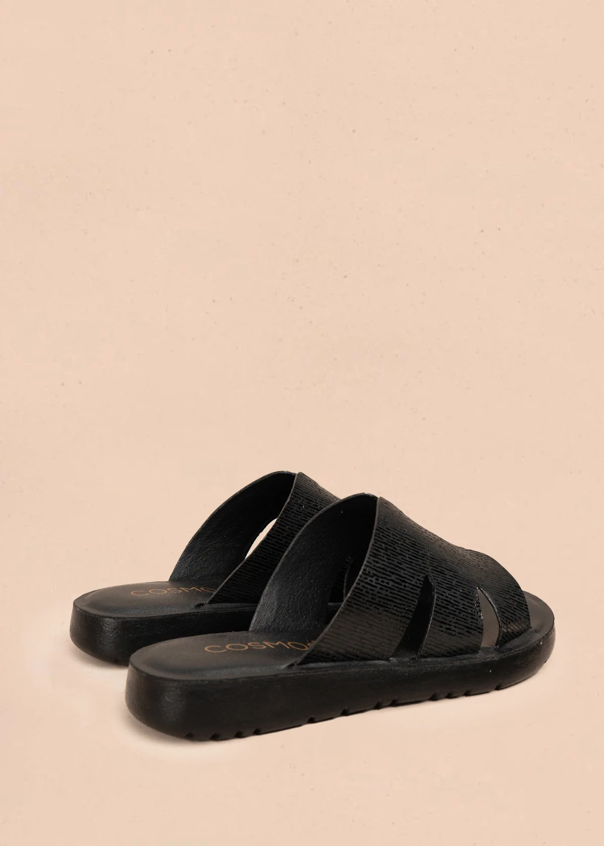 Sandalias en cuero color negro con tiras anchas texturizadas 106991 - Image 4
