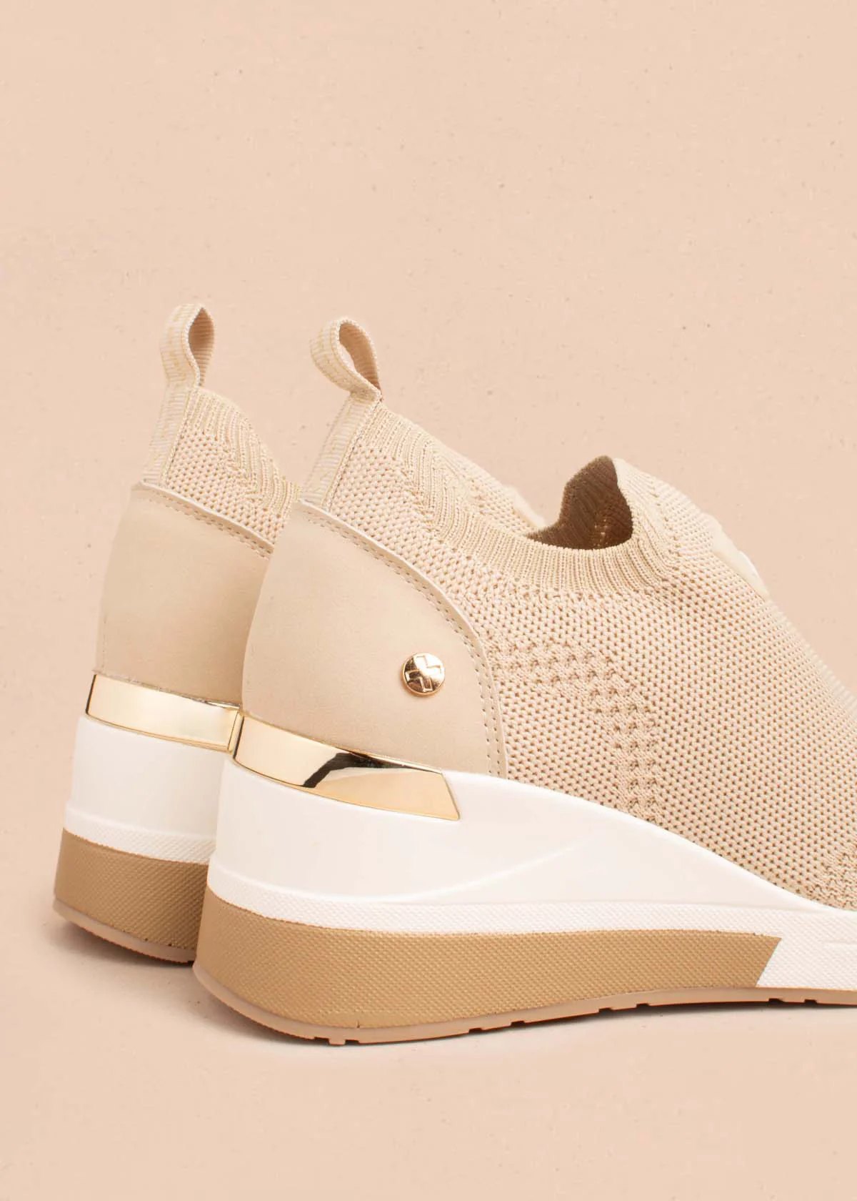 Tenis deportivos color beige con malla tejida 105034 - Image 6