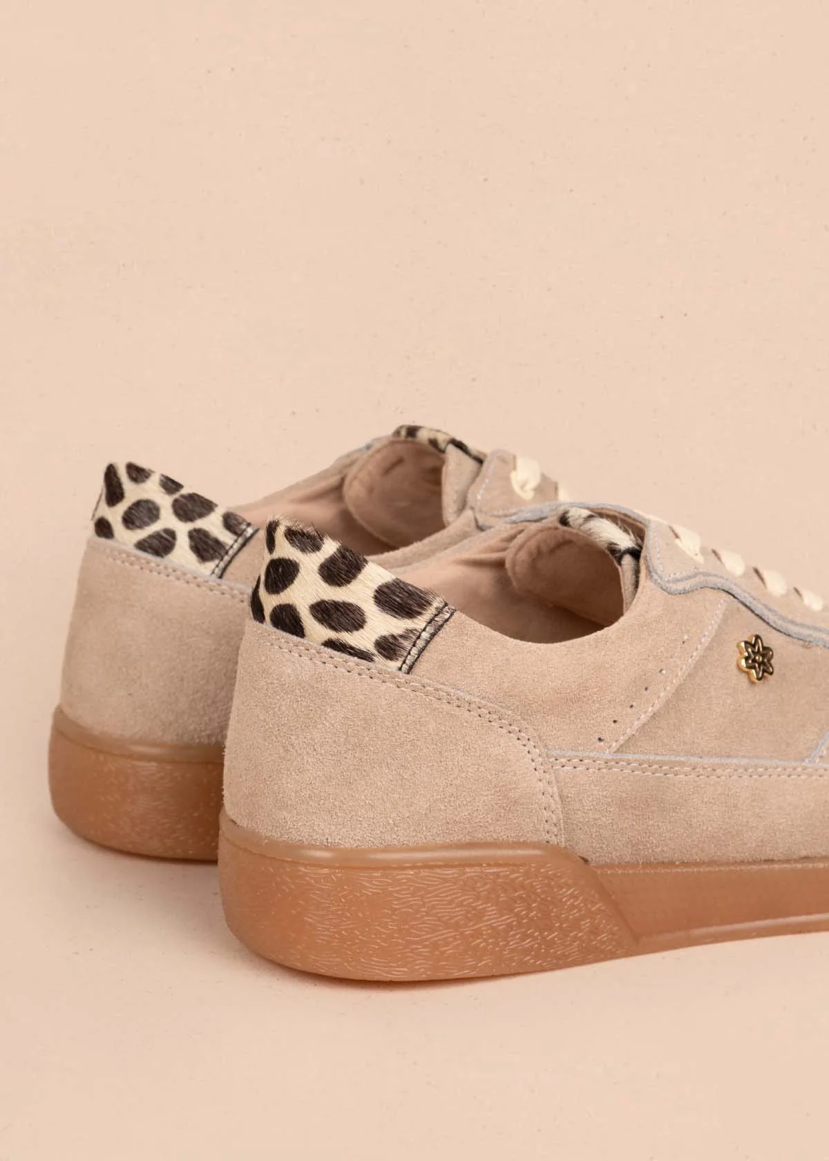 Tenis casuales en cuero color arena y cuero animal print 105417 - Image 5