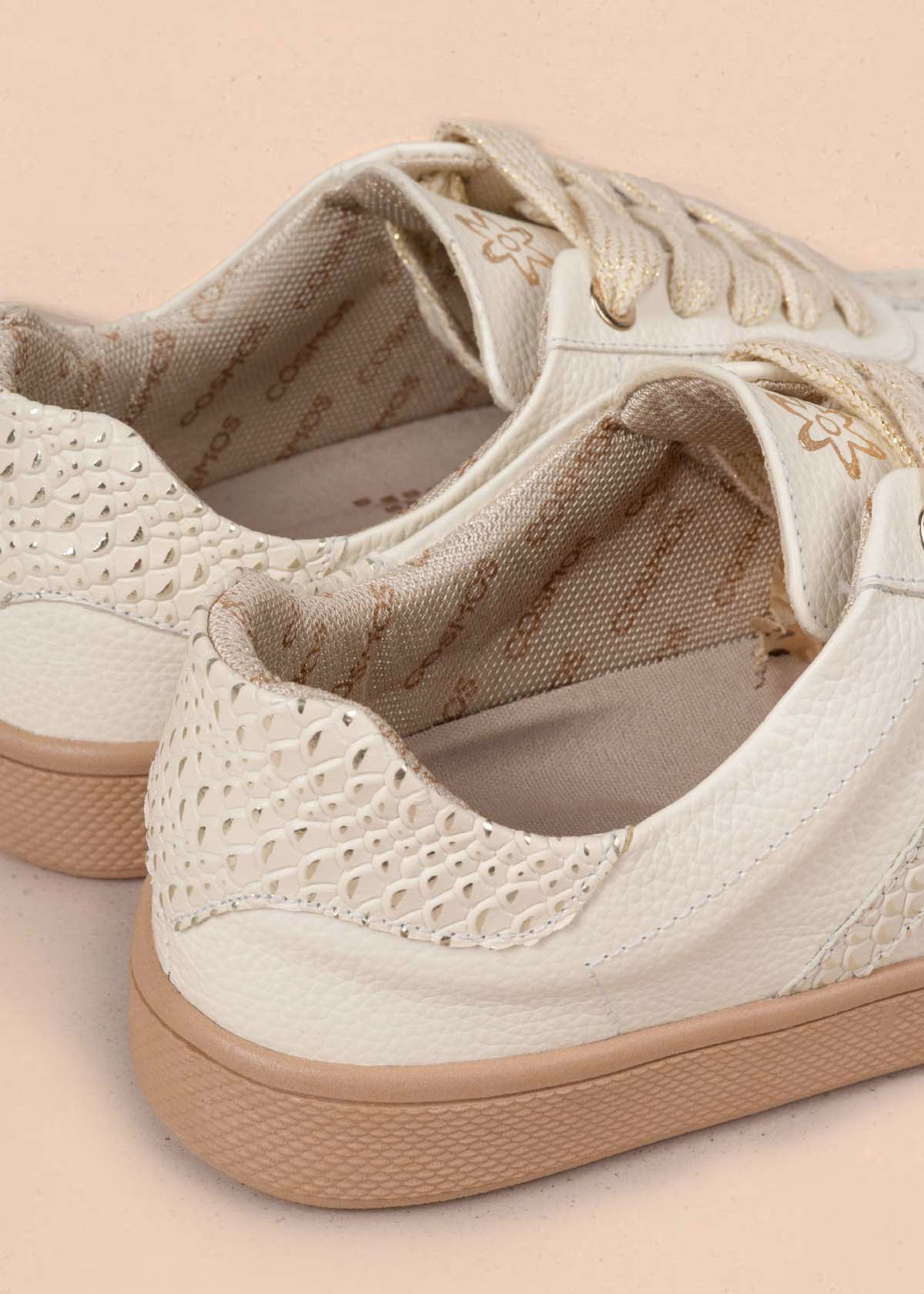 Tenis casuales en cuero color blanco con charms de verduras 105161 - Image 4