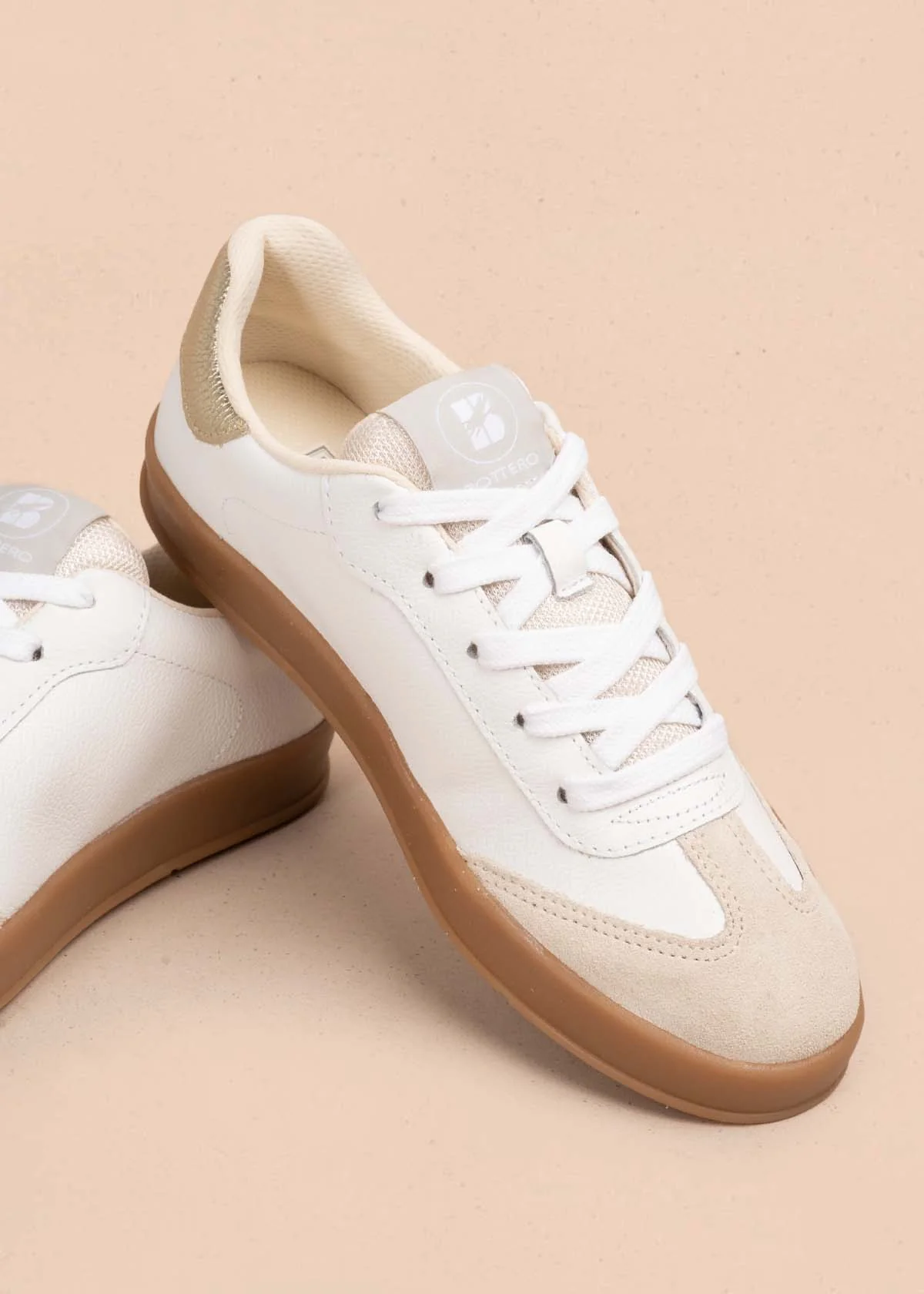 Tenis casuales en cuero color blanco con champaña 105331 - Image 3