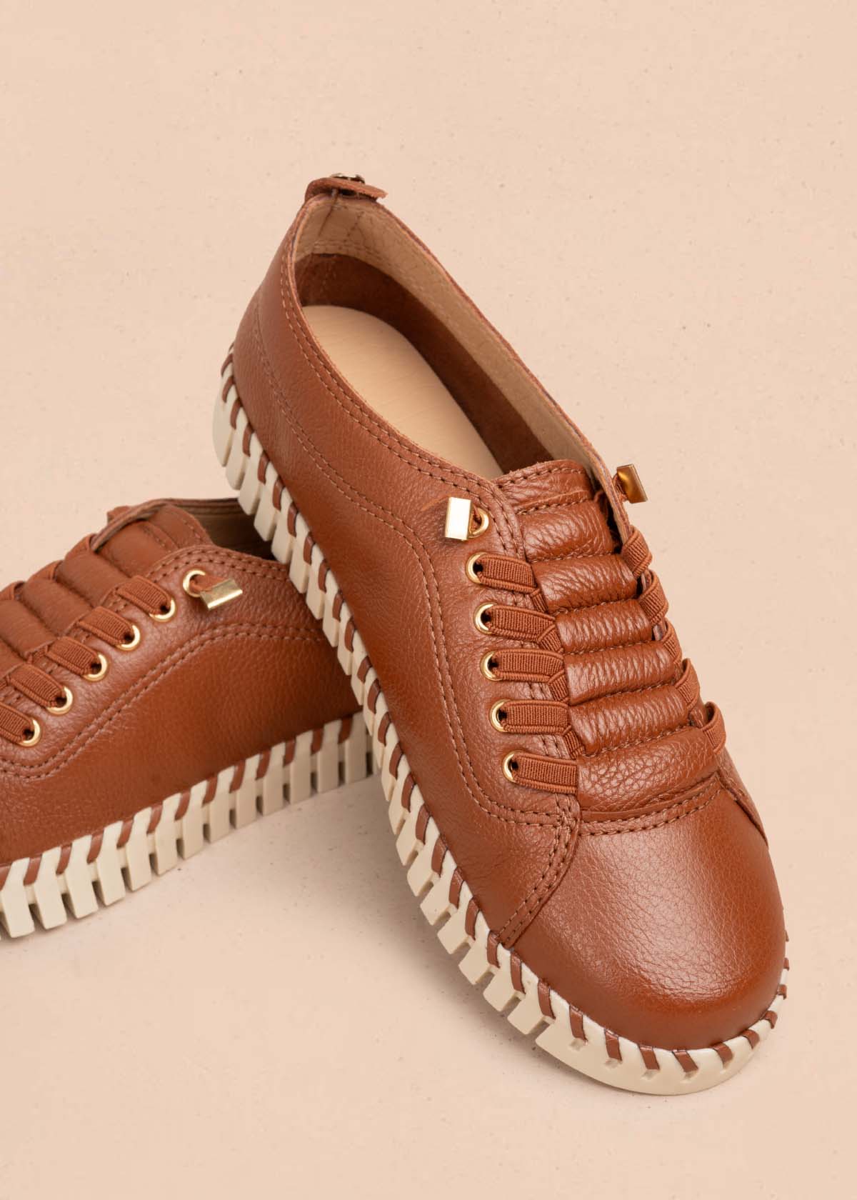 Tenis casuales en cuero color marrón 105334 - Image 6