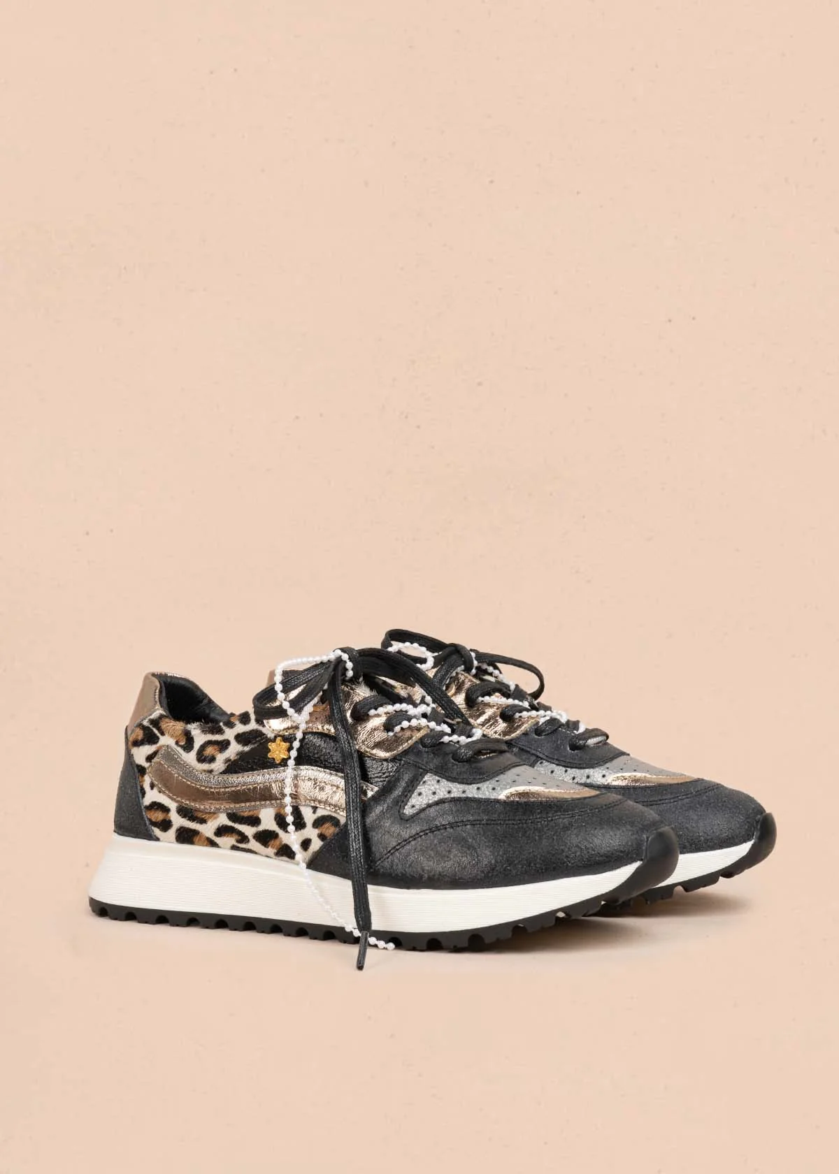 Tenis casuales en cuero color negro 105481 - Image 3