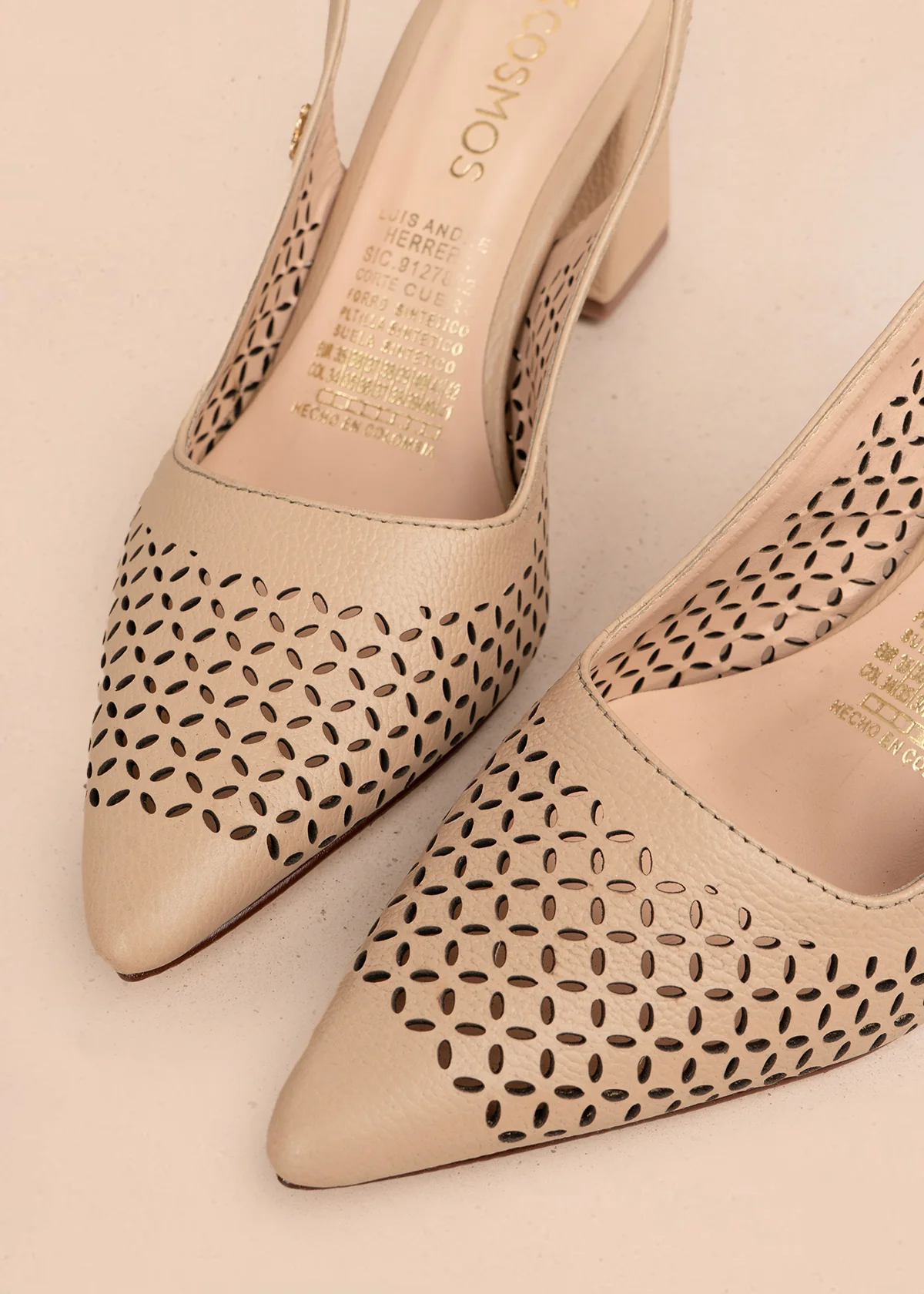 Trabilla en cuero color beige con perforaciones 106145 - Image 2