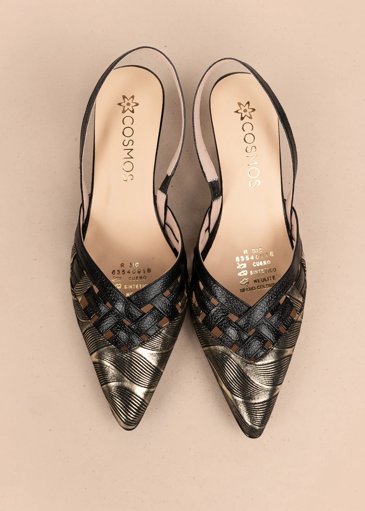 Tacones trabilla en cuero color negro con diseño entrelazado 107008 - Image 2