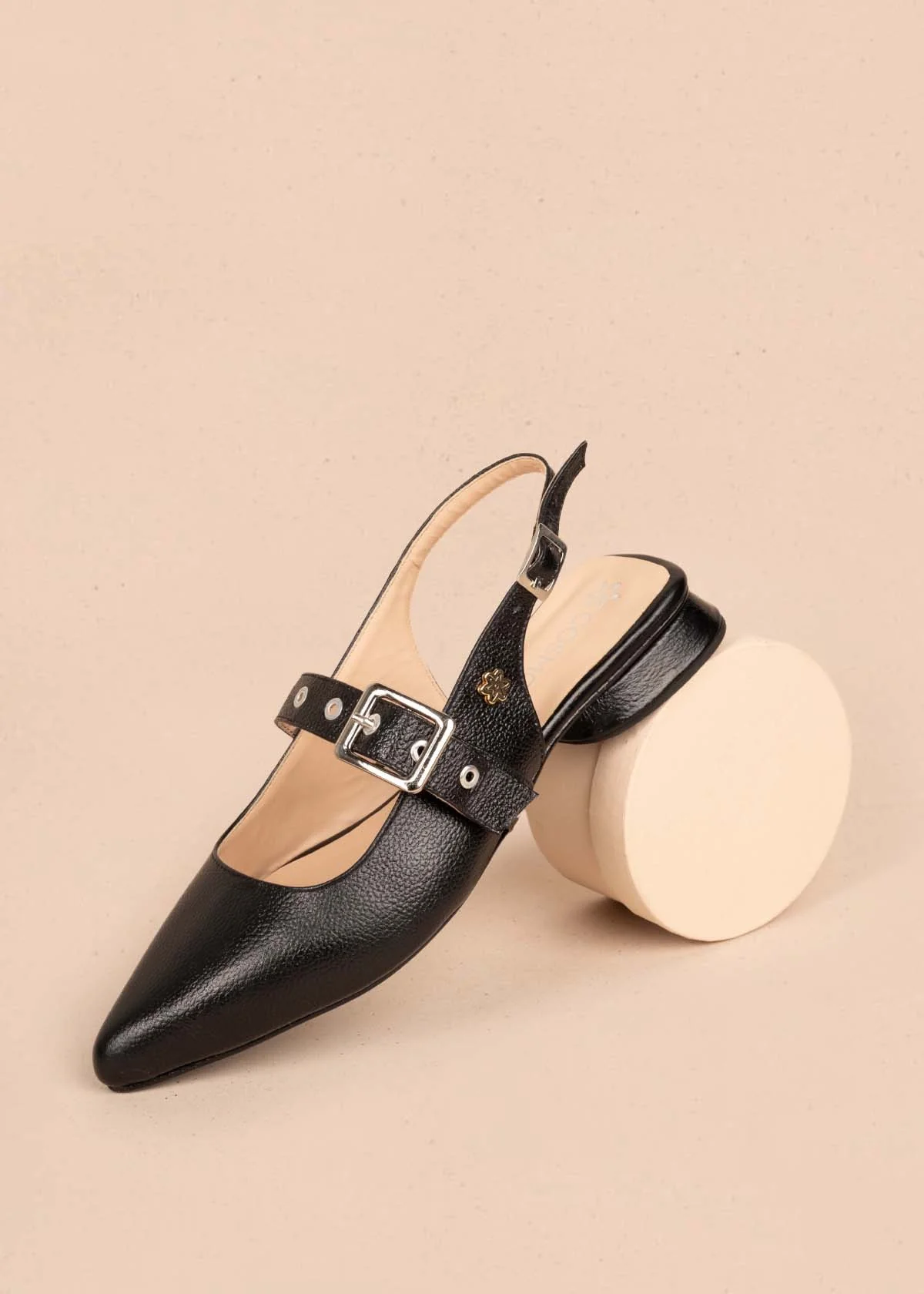 Tacones trabilla en cuero color negro con correa en empeine 105575 - Image 5