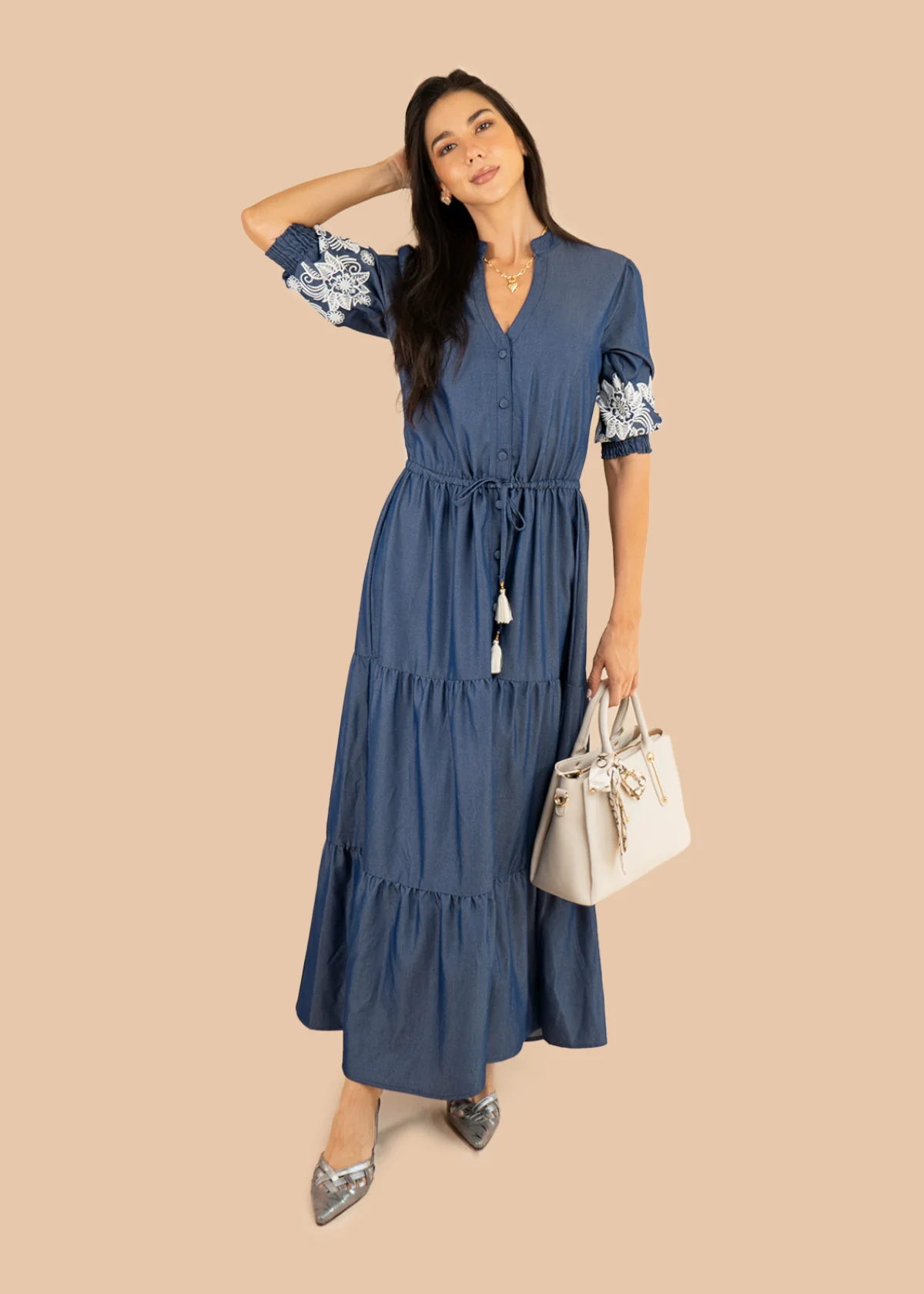 Vestido tipo maxi color azul en chambray con bordado en mangas 106223