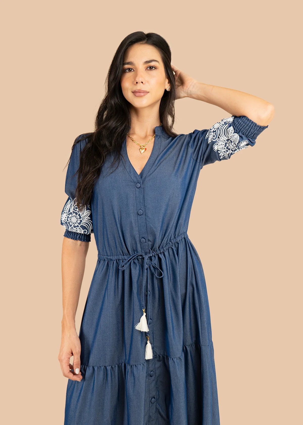 Vestido tipo maxi color azul en chambray con bordado en mangas 106223 - Image 5