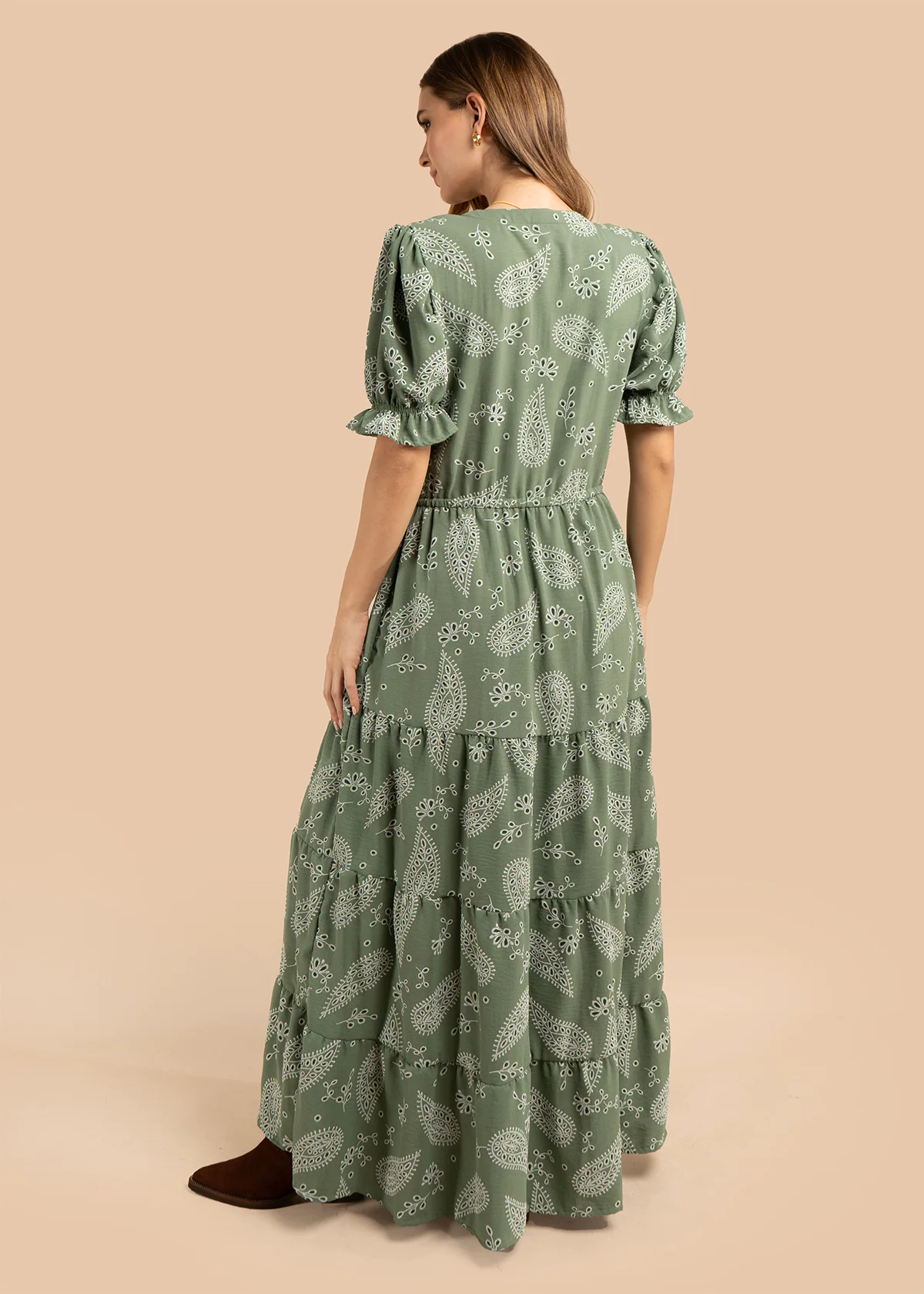 Vestido largo color verde con diseño floral y cinturón ajustable 105972 - Image 4